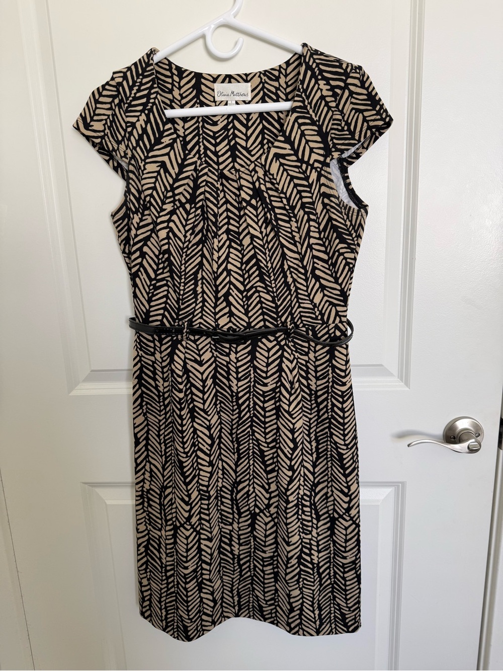 Olivia Matthews Black and Beige Cap-Sleeve Belted Dress